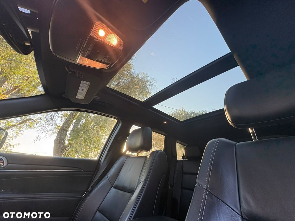 Jeep Grand Cherokee - 19