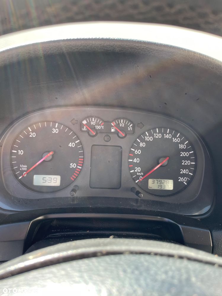 Volkswagen Bora 1.9 TDI - 9
