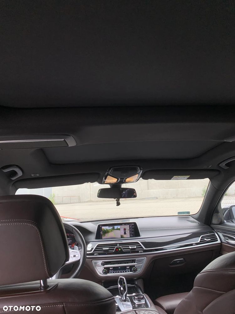 BMW Seria 7 750Li xDrive - 13