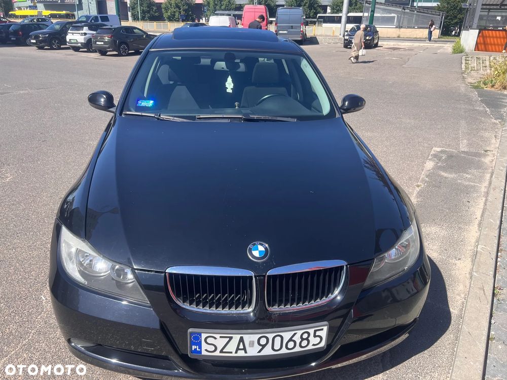 BMW Seria 3 318i - 4