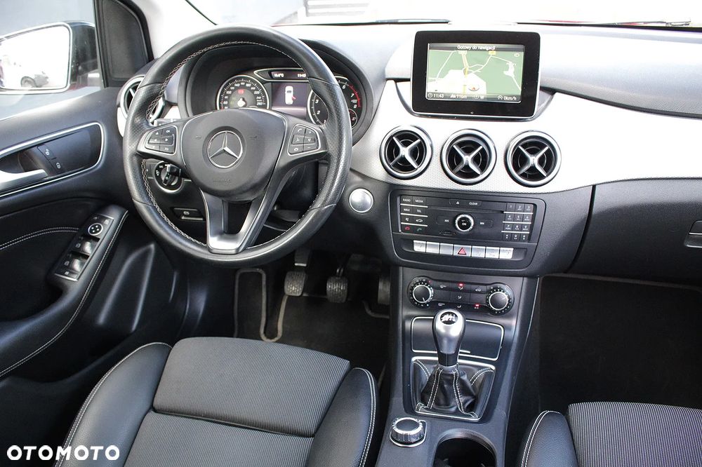 Mercedes-Benz Klasa B 180 UrbanStyle Edition - 28