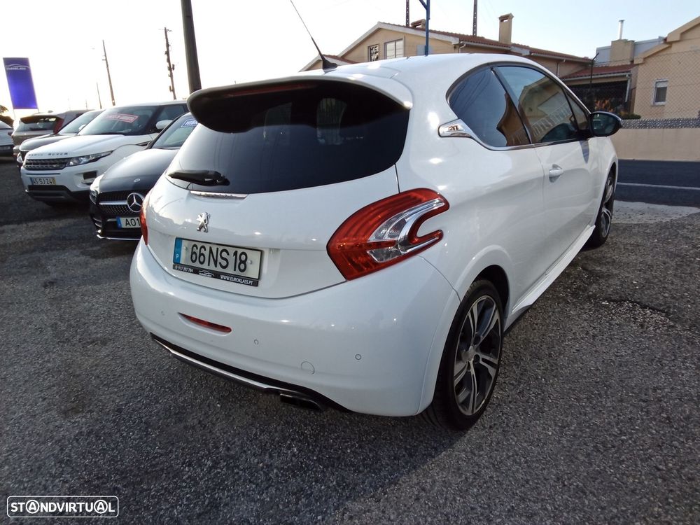 Peugeot 208 1.6 THP GTi - 12