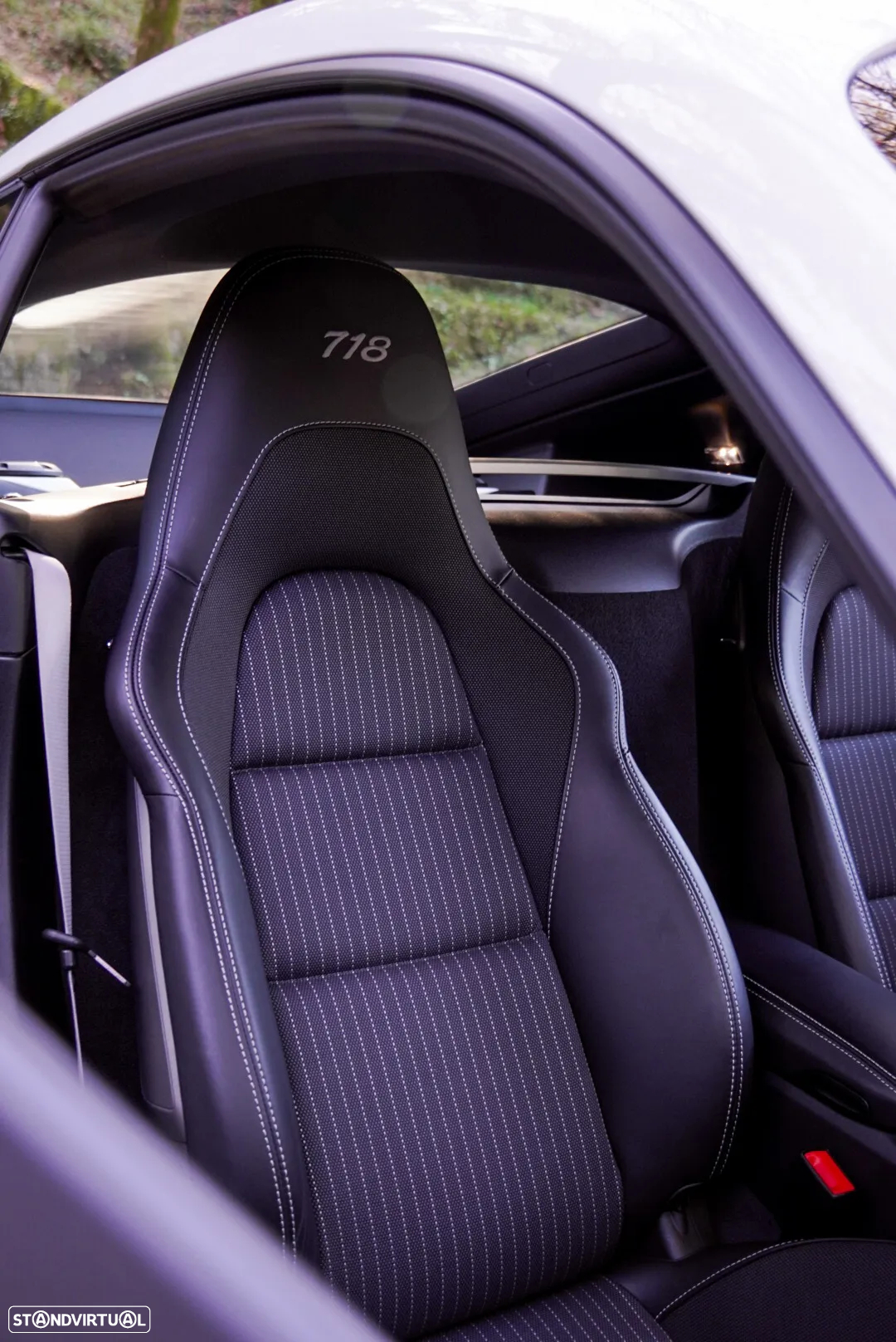 Porsche 718 Cayman T - 48