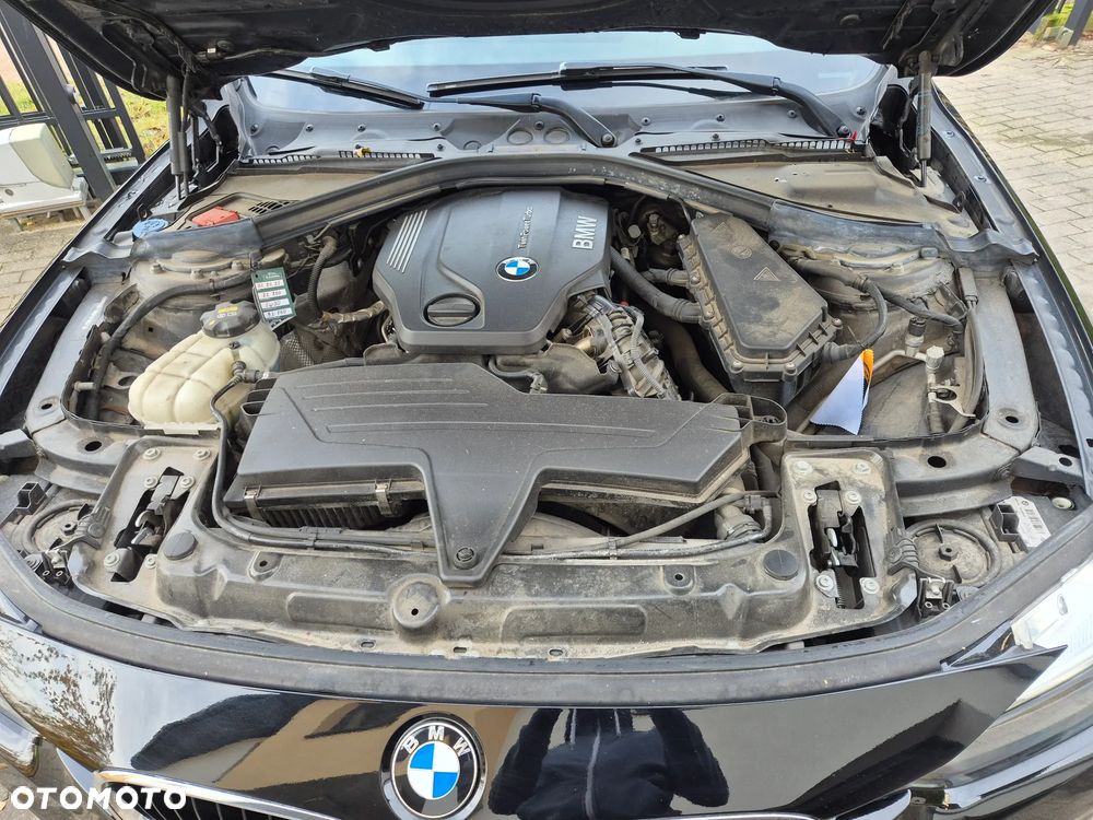 BMW Seria 3 318d Sport Line Shadow - 15