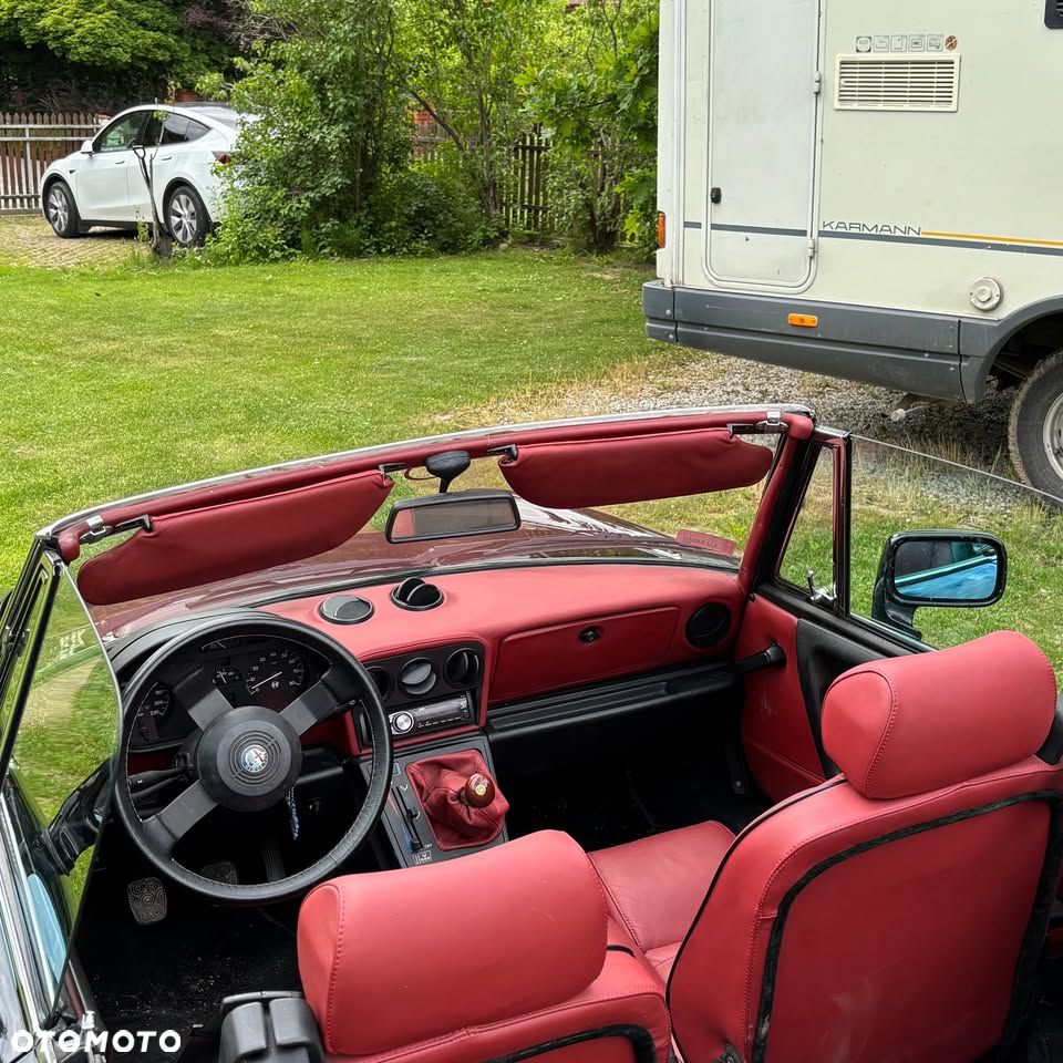 Alfa Romeo Spider 2.0 - 9
