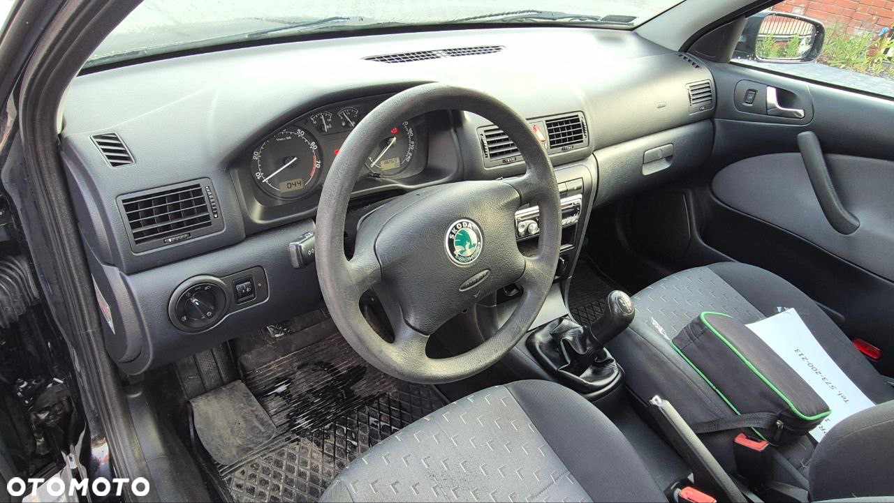 Skoda Octavia 1.6 Tour - 7