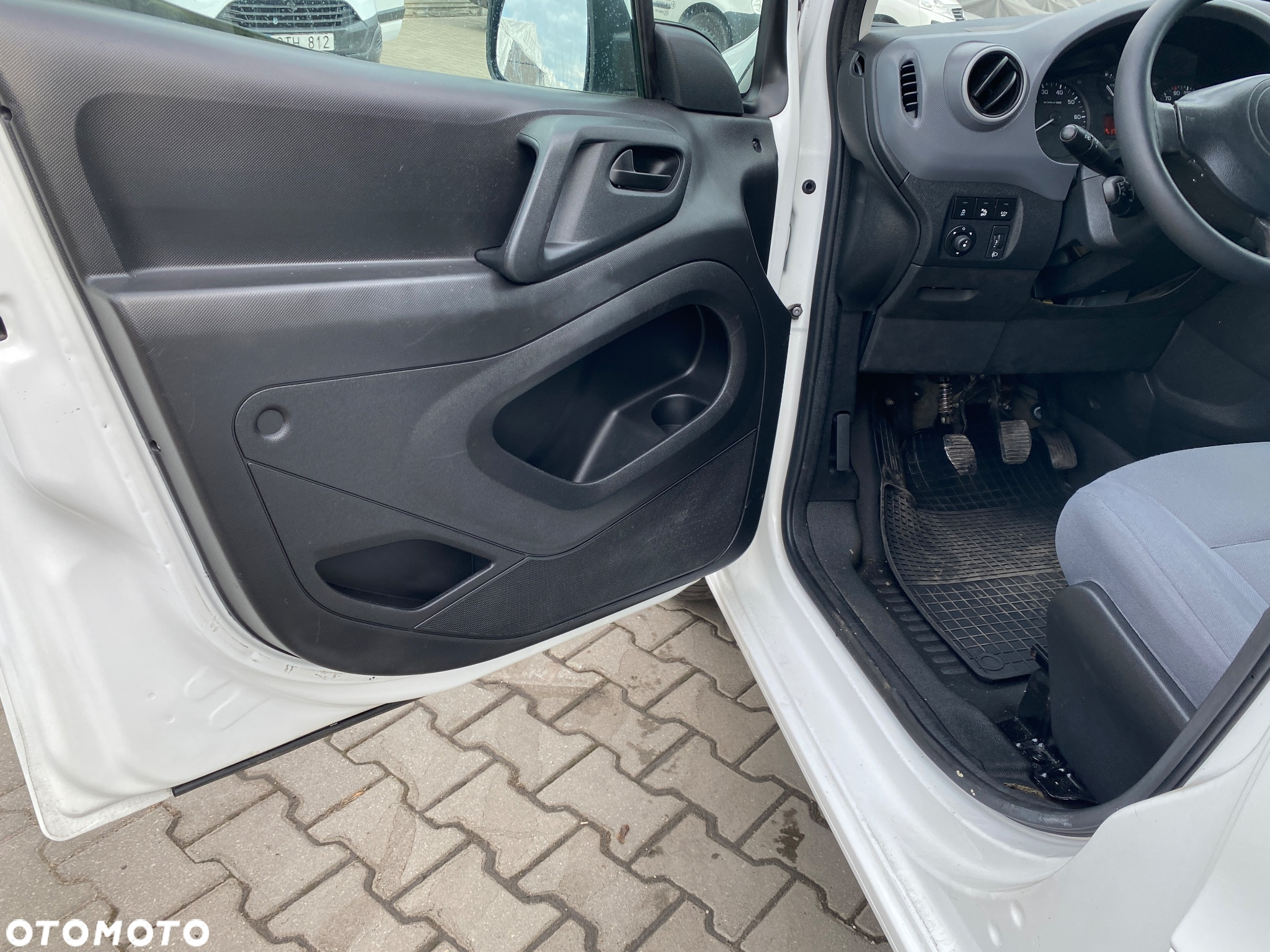 Citroën BERLINGO - 11