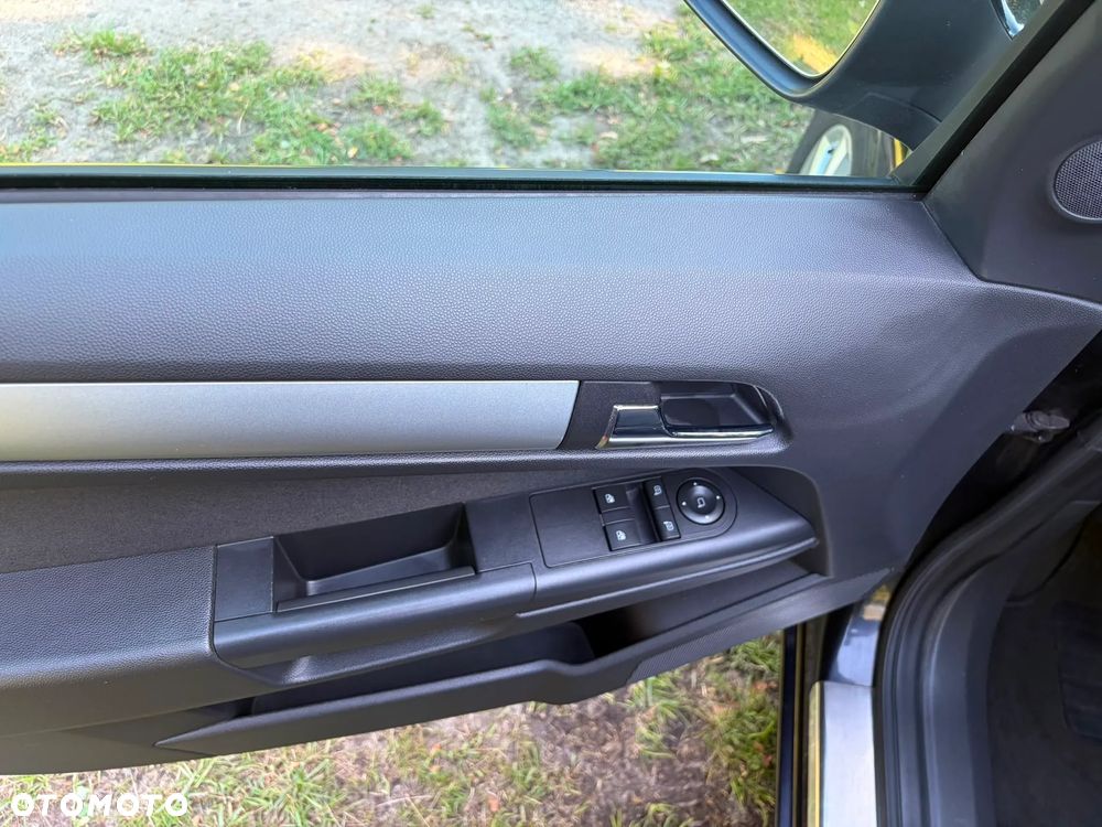 Opel Astra 1.6 Color Edition - 14