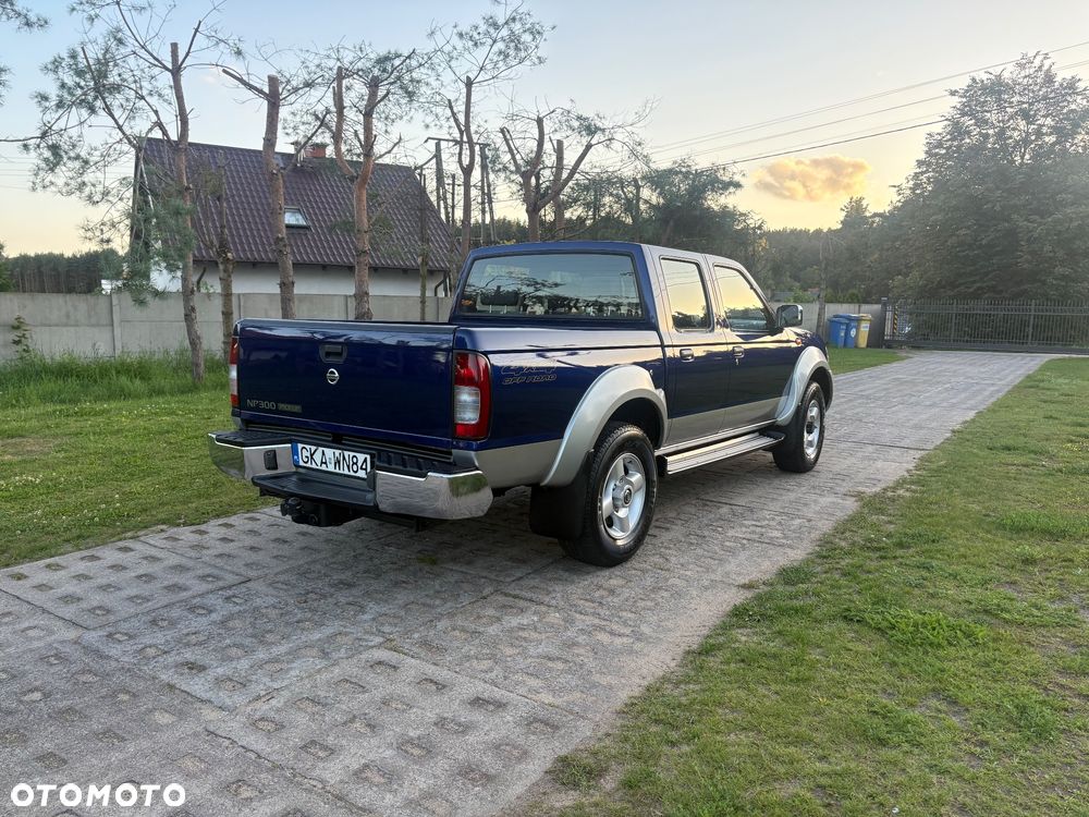 Nissan NP300 Pickup - 6