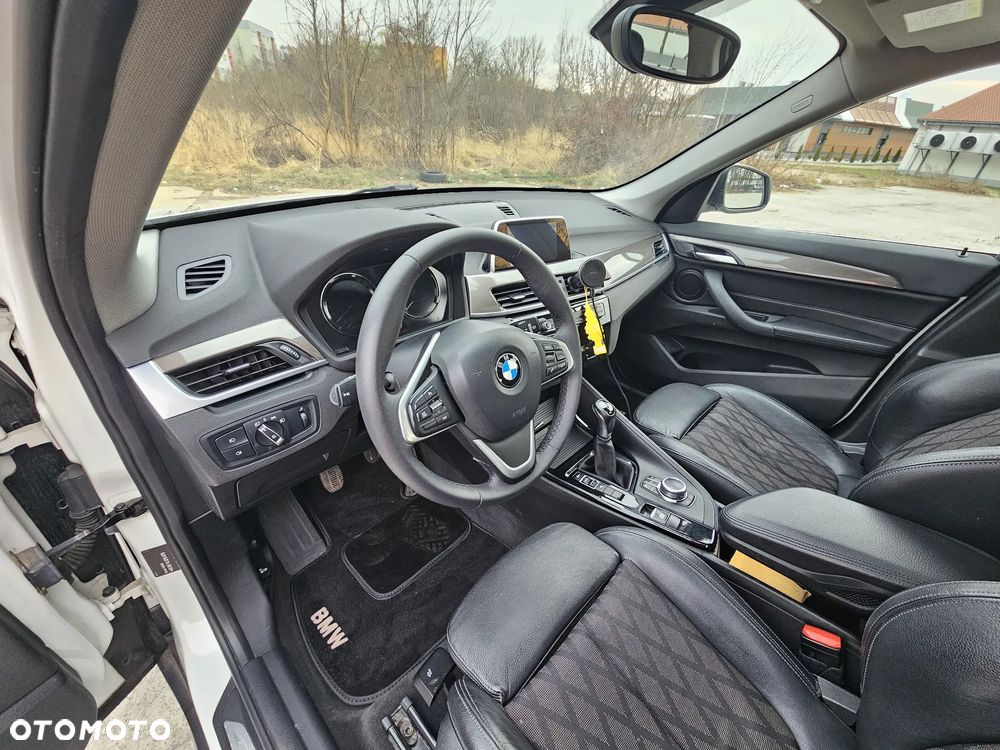 BMW X1 sDrive18d xLine - 19
