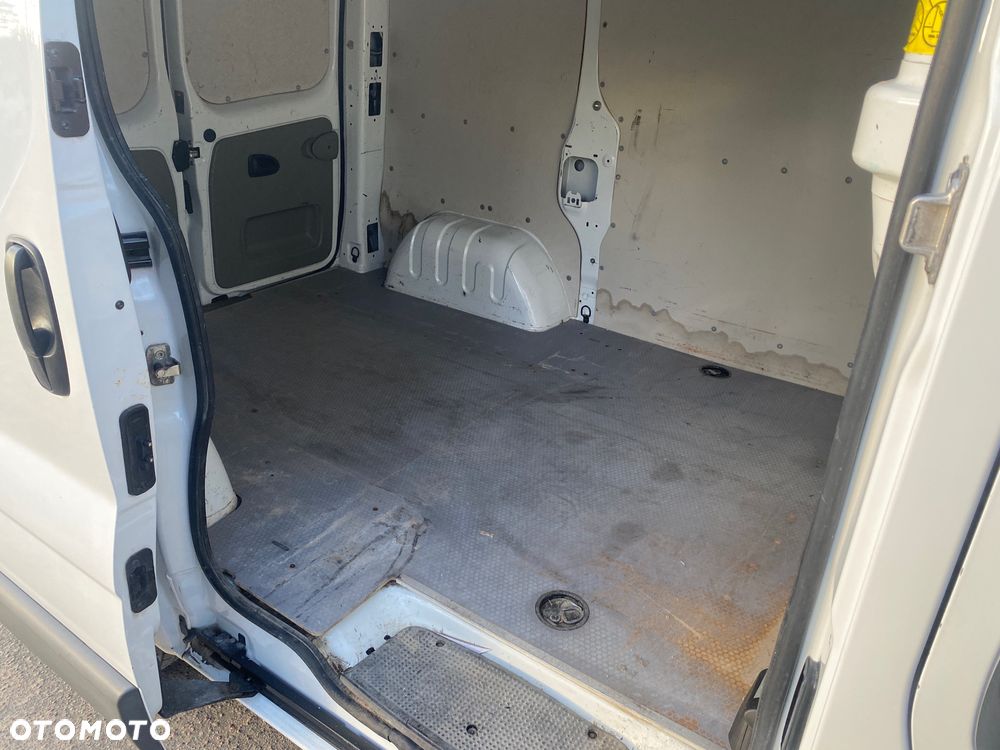 Opel VIVARO - 24