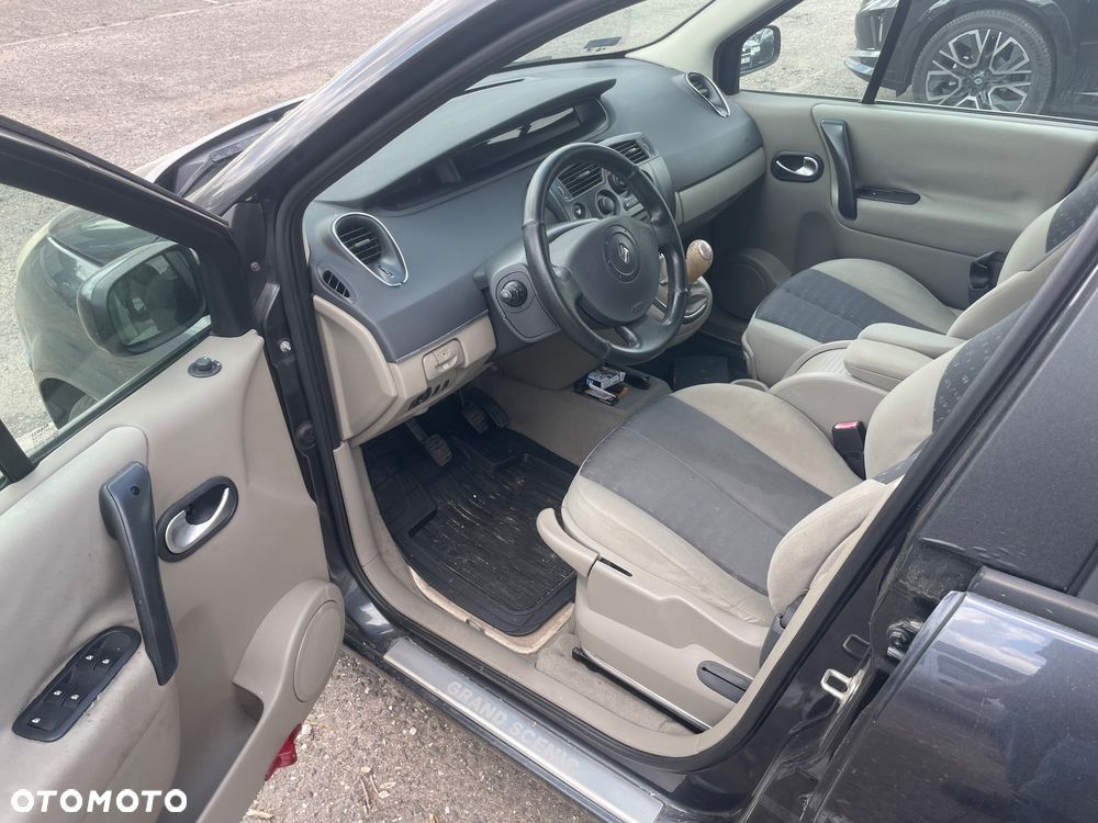 Renault Scenic - 7