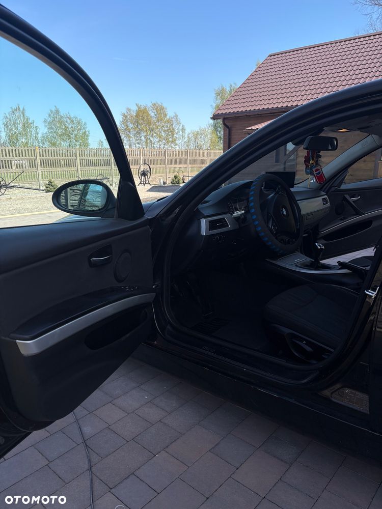 BMW Seria 3 320i - 5
