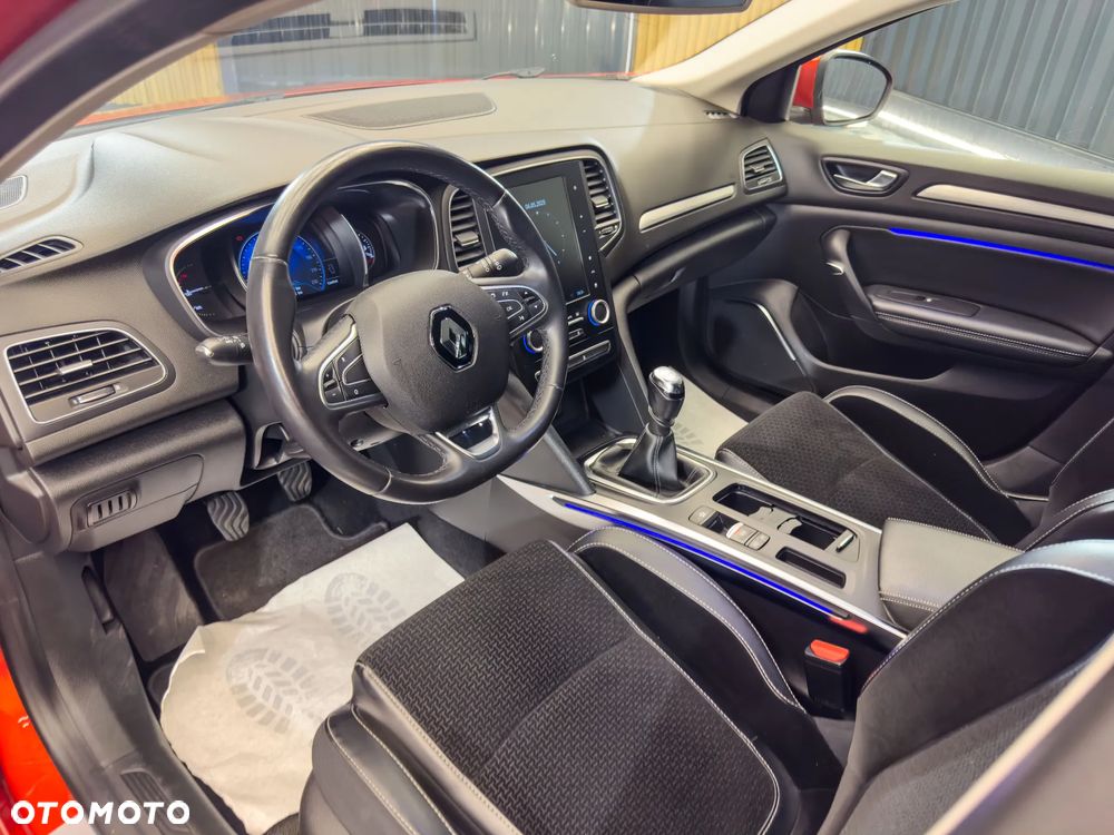 Renault Megane ENERGY TCe 130 INTENS - 29