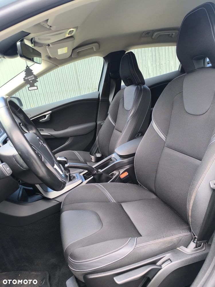 Volvo V40 D2 Momentum - 13