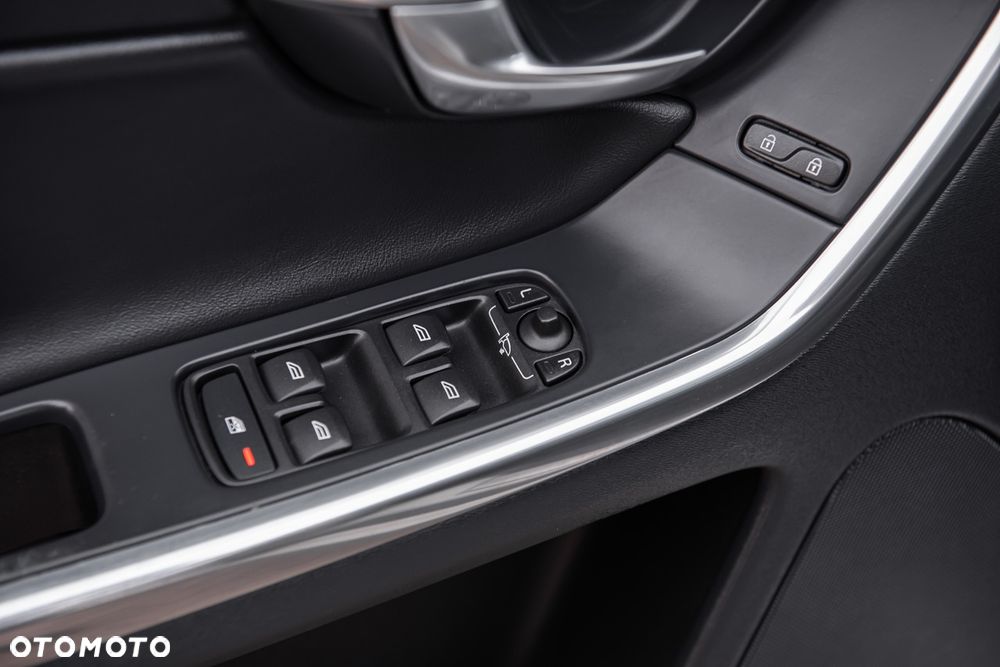 Volvo XC 60 D4 AWD Geartronic Summum - 16