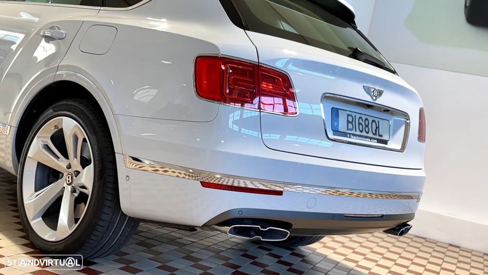 Bentley Bentayga V6 Hybrid - 7