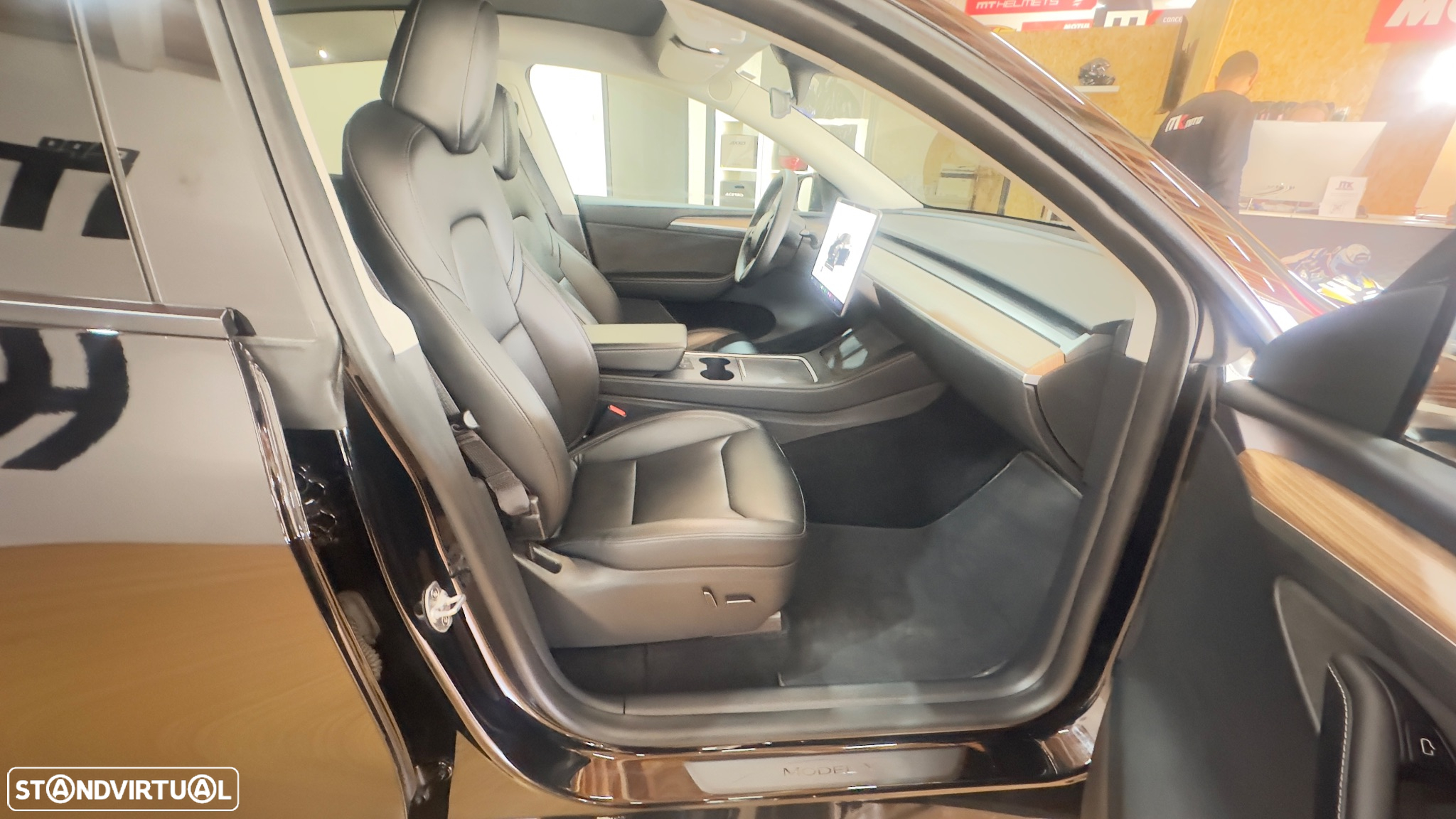 Tesla Model Y Long Range Tração Integral - 24