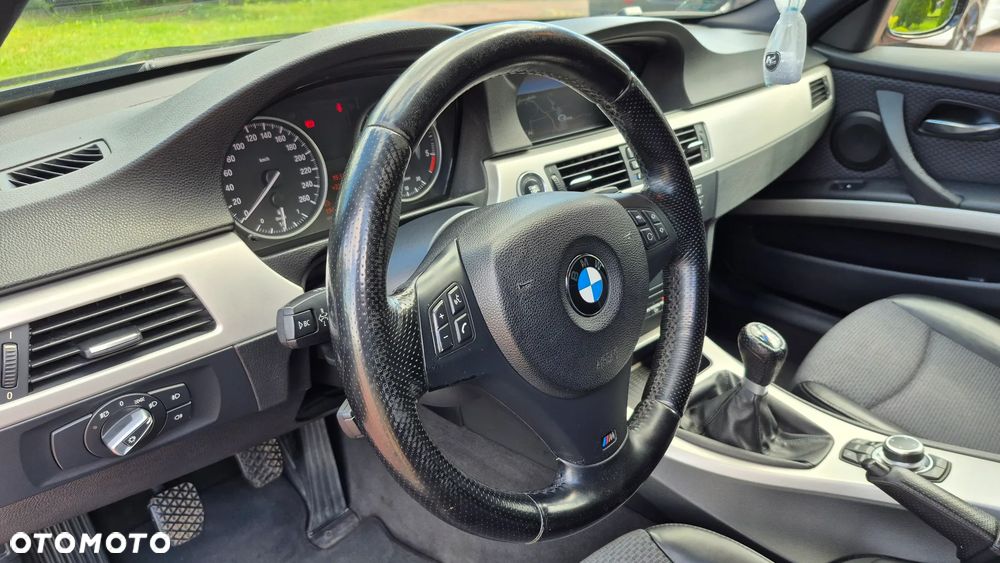 BMW Seria 3 320d xDrive - 10