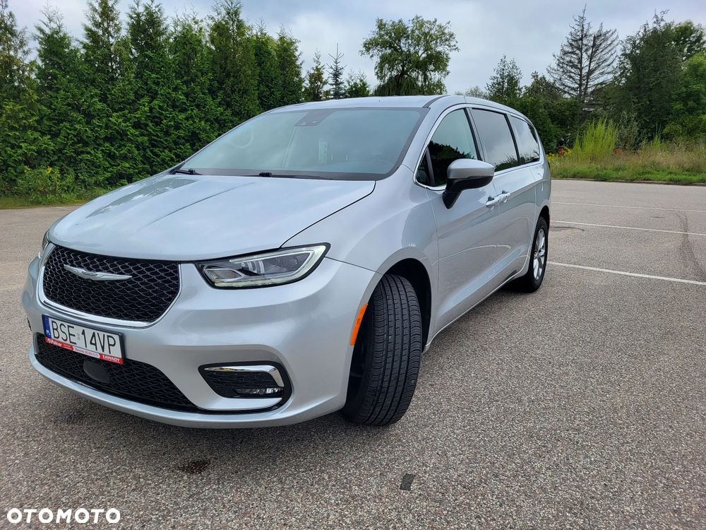 Chrysler Pacifica - 1
