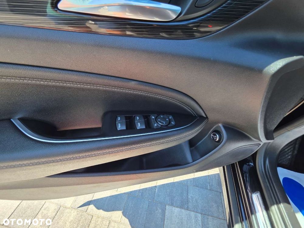 Opel Insignia - 12