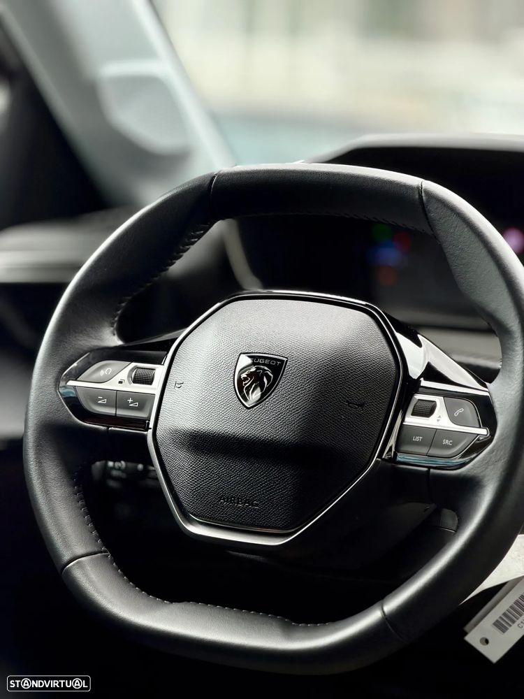 Peugeot 208 1.2 PureTech Allure - 30