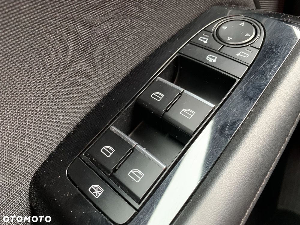 Mazda 3 2.0 mHEV Exclusive Line - 19