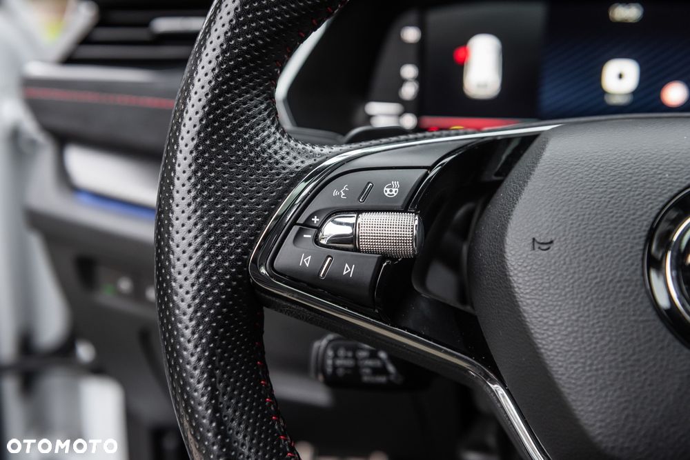 Skoda Octavia 2.0 TDI DSG RS Plus - 24