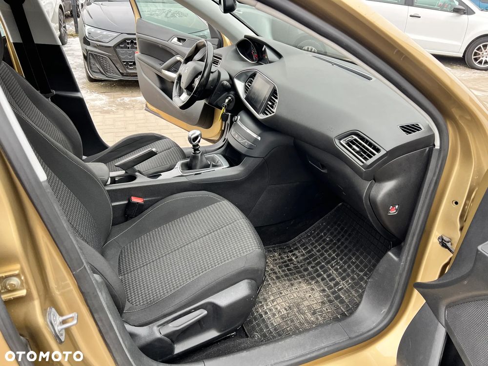Peugeot 308 - 23