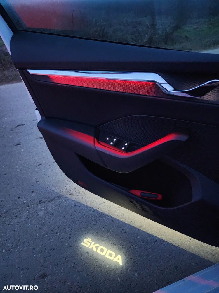 Skoda Octavia 2.0 TDI STYLE DSG - 28