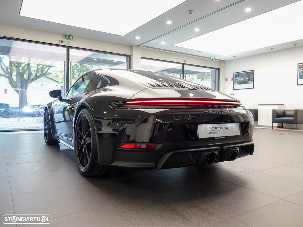 Porsche 911 (992) Carrera 4 GTS - 4