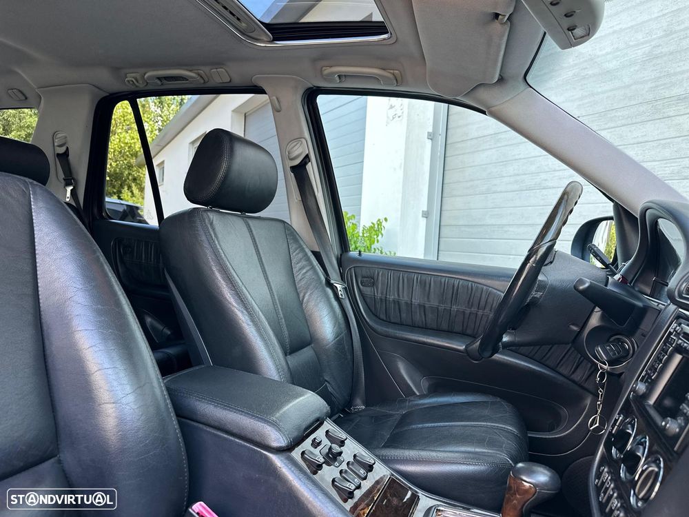 Mercedes-Benz ML 55 AMG Standard - 12