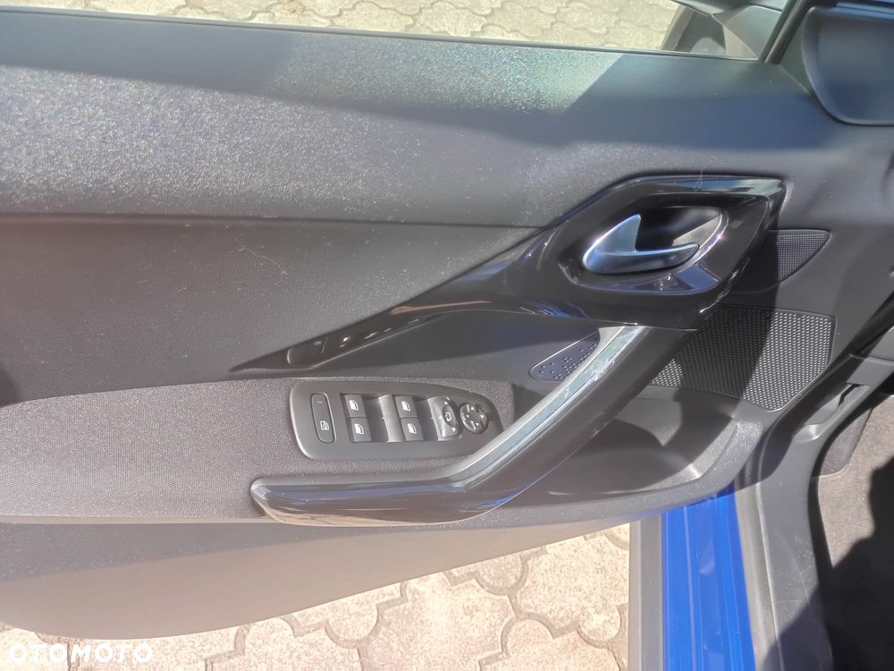 Peugeot 2008 PureTech 110 GPF Stop&Start EAT6 Signature - 12