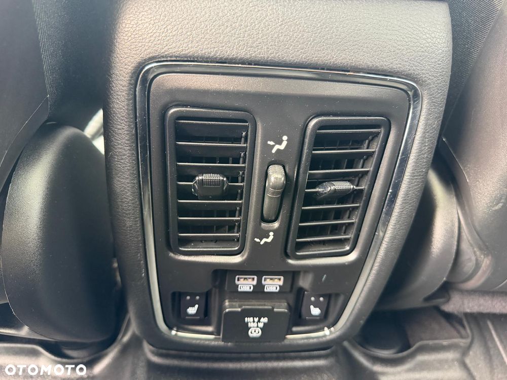 Jeep Grand Cherokee - 22