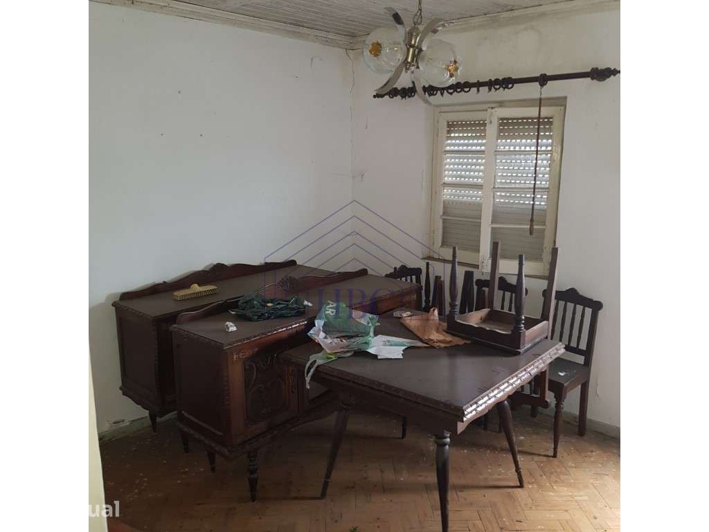 Moradia T2 para Remodelação com Vista Serra | Bombarral - Grande imagem: 3/10