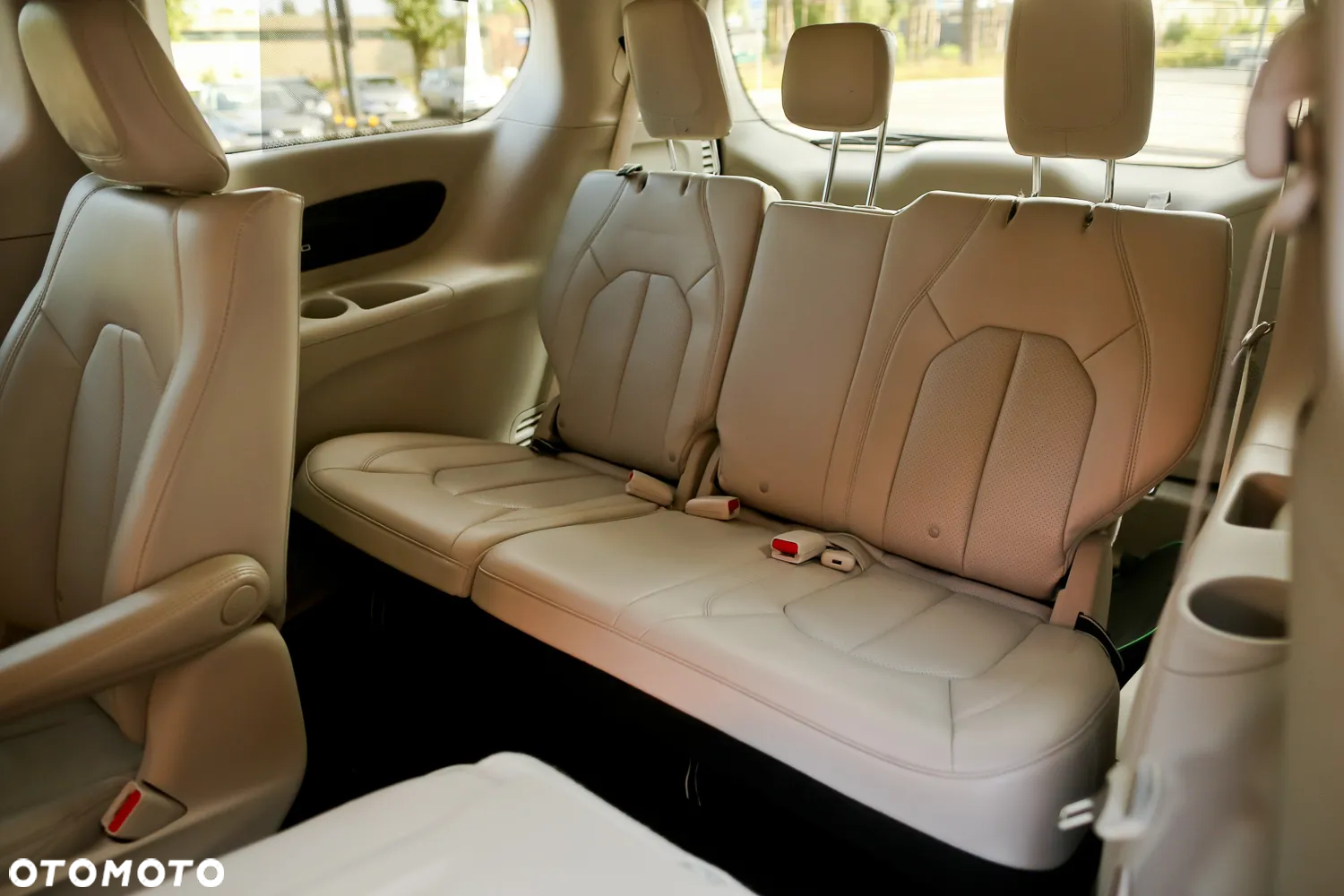 Chrysler Pacifica - 26