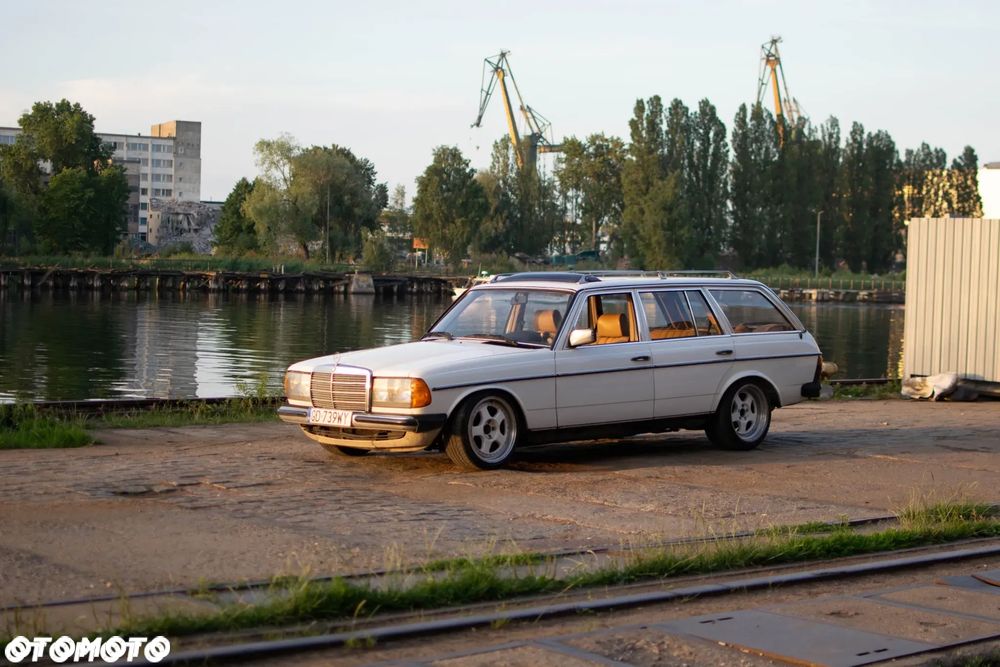 Mercedes-Benz W123 - 8