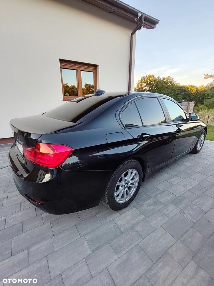 BMW Seria 3 320i Luxury Line - 3