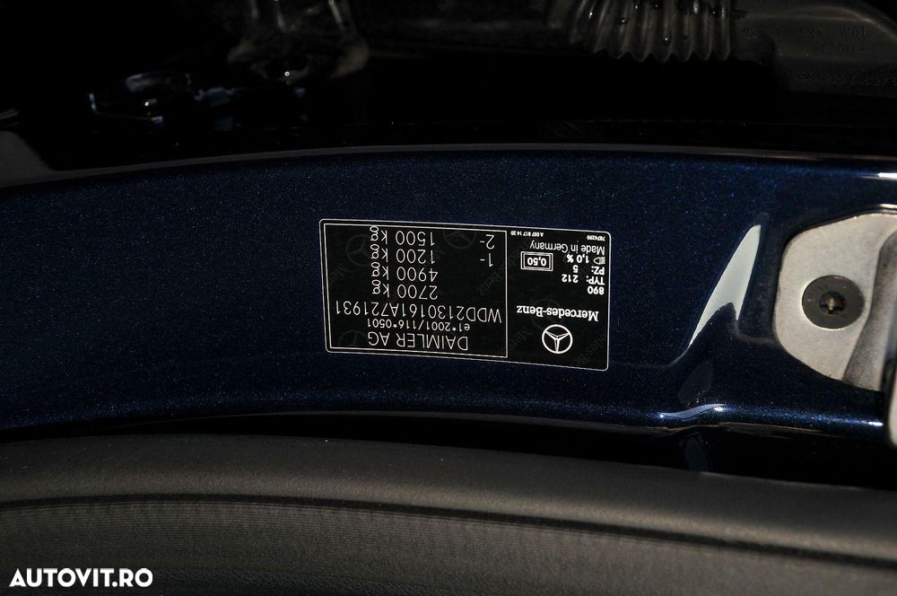 Mercedes-Benz E 300 de 4Matic 9G-TRONIC AMG Line - 25