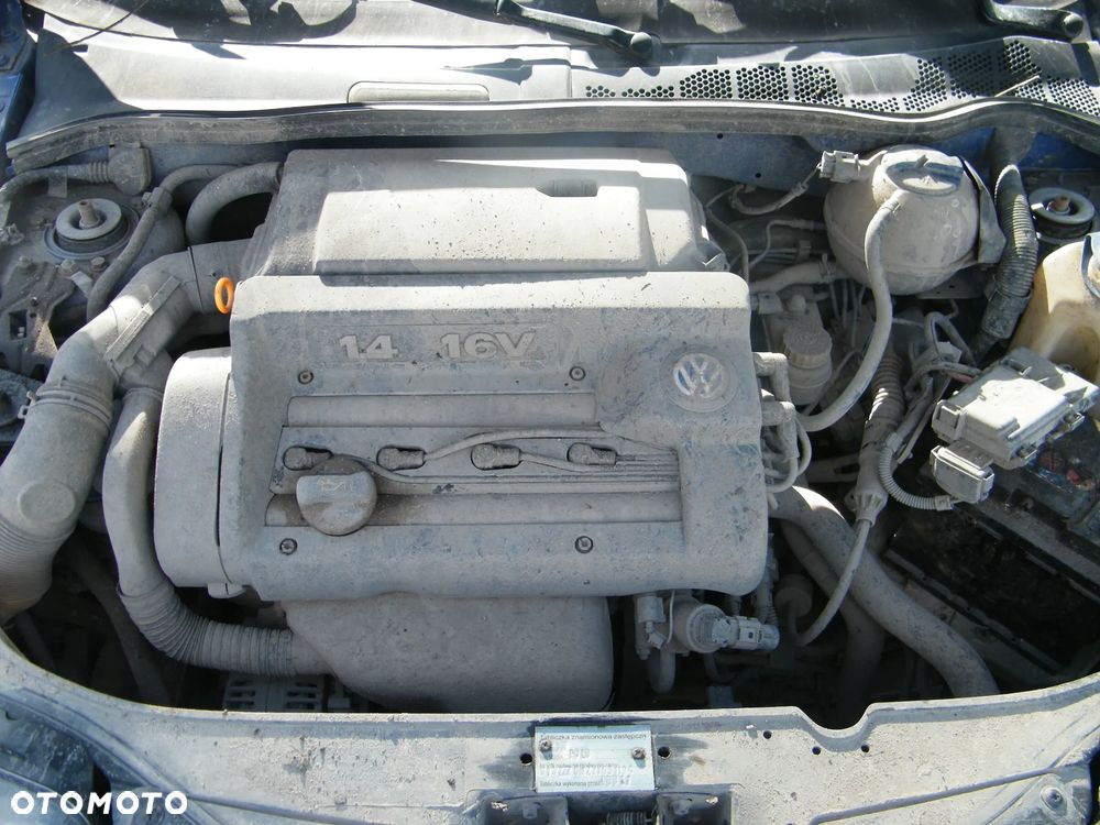 Volkswagen Polo III FL (6N2) (99-01r.) 1.4 B 100 KM. Silnik AUB Skrzynia ETC lakier 1C/A5C .Cały na części.GWARANCJA !!! Przód Tył Zestaw Komplet Drzwi Klapa Zderzak Błotnik Maska Grill Atrapa Szyba Pas Lampa Lusterko Boczki Fotel Kanapa Kokpit Deska Rozdzielcza Przełącznik Włącznik Sterownik Przewody Wiązka Instalacja Moduł Komputer Czujnik Listwa Pompa Alternator Wtryski Głowica Rozrusznik Kompresor Sprzęgło Dwumas Silnik Skrzynia ABS Klimatyzacji Paliwa Wspomagania Kolektor Turbina Przepustnica Zawór Chłodnica Koło Hak Belka Sanki Zawieszenie Mcpherson Półoś Amortyzator Wydech Tłumik Zacisk Most - 6
