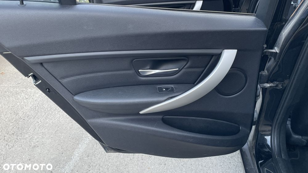 Bmw F30 fotele elektryczne z pamięcią pompowane , dzielona kanapa boczki czarna skóra  Europa - 8