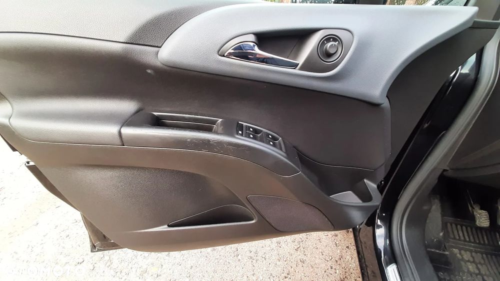 Opel Meriva 1.4 T Cosmo S&S - 21