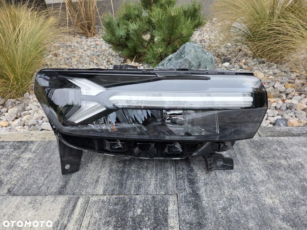 DACIA DUSTER III 3 BIGSTER Kompletna Lampa prawa przód Full Led 260107725R - 1