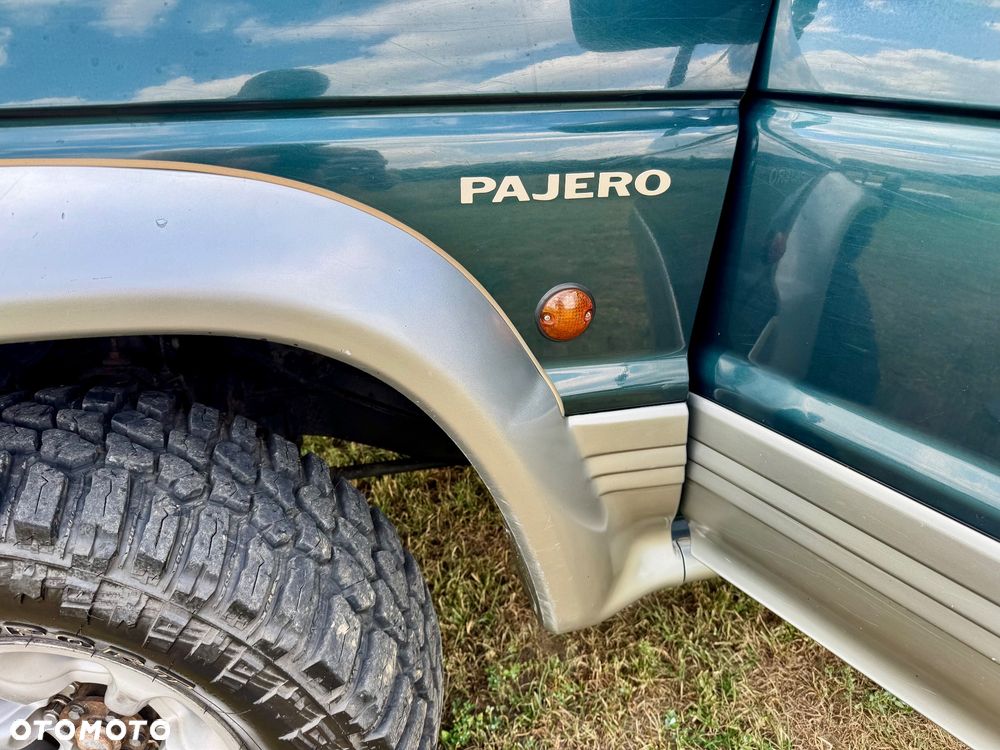 Mitsubishi Pajero - 37