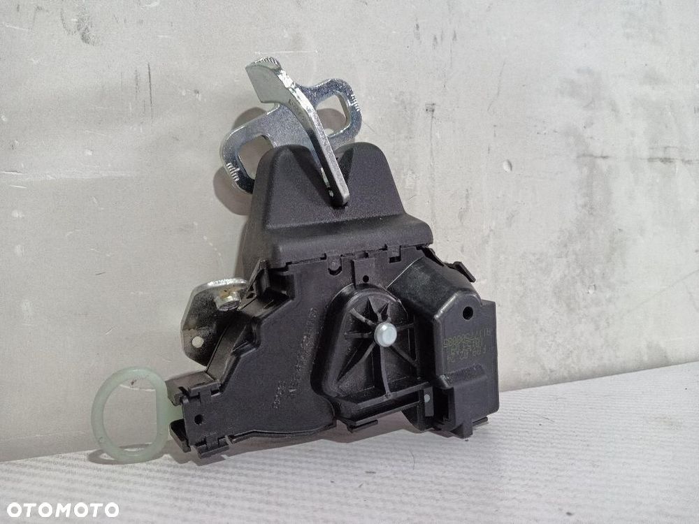 ZAMEK KLAPY BAGAŻNIKA MERCEDES W177 A1177500085 - 3