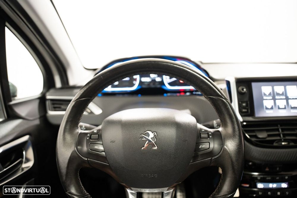 Peugeot 2008 1.2 PureTech Allure EAT6 - 7