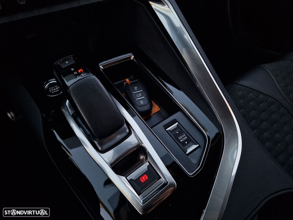 Peugeot 3008 Hybrid 225 e-EAT8 Roadtrip - 30