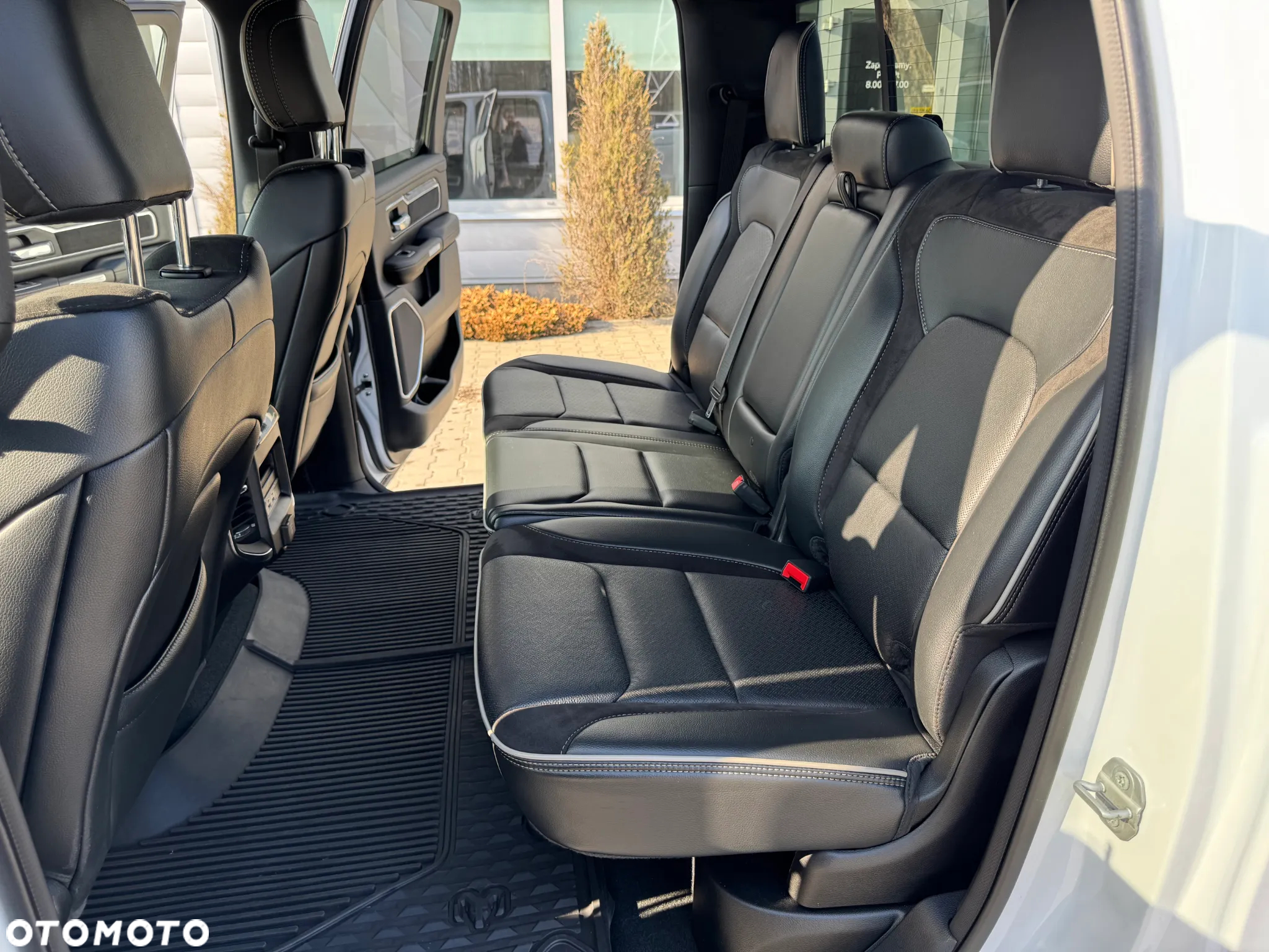 RAM 1500 Quad Cab Laramie - 16