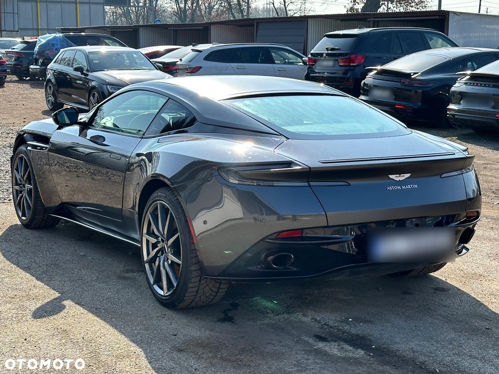 Aston Martin DB11 - 1