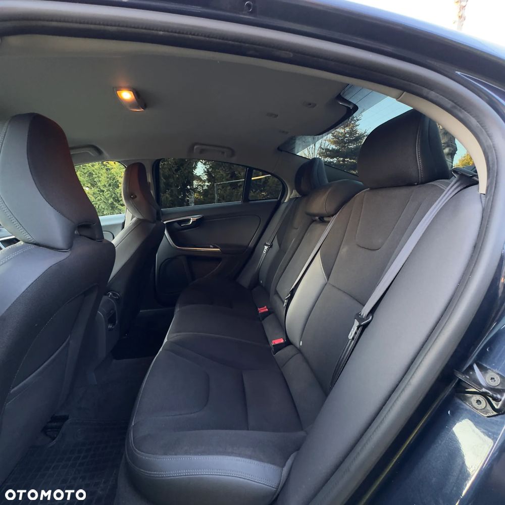 Volvo S60 D3 Momentum - 13